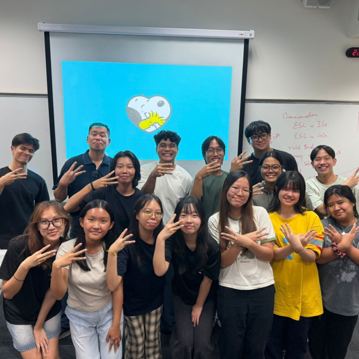 Image of Engineering Studies Club leaders at a meeting
